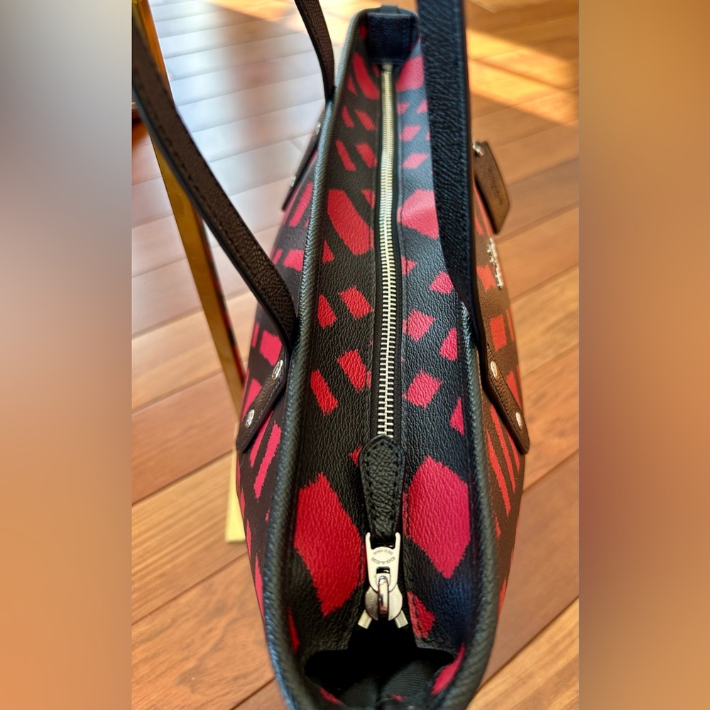 Coach Wild Plaid Graphic City Tote Bag with Matching Pouch (Large) NWOT - Picture 10 of 15